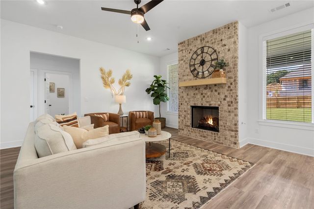 2823 N Grey Squirrel Drive, Fayetteville, AR 72704