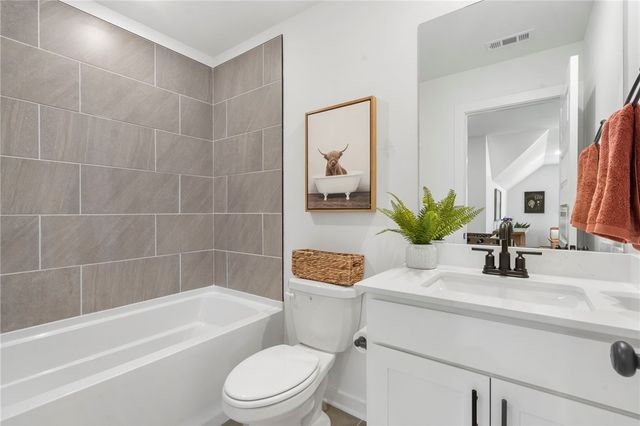 2823 N Grey Squirrel Drive, Fayetteville, AR 72704