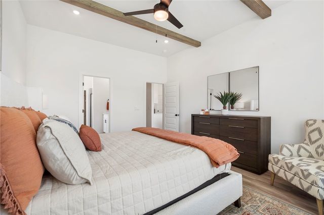 2823 N Grey Squirrel Drive, Fayetteville, AR 72704