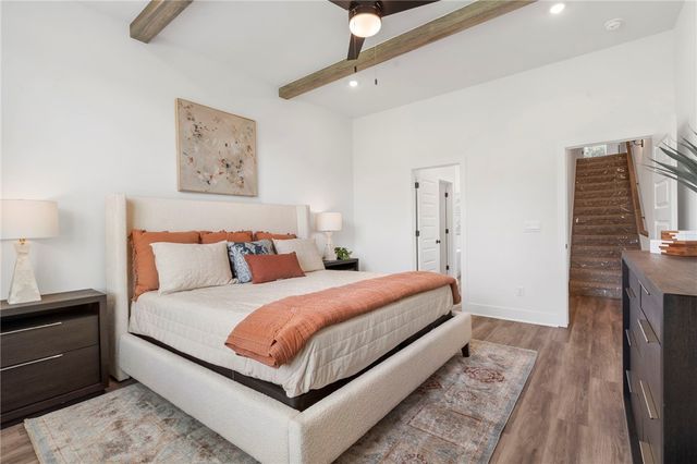 2823 N Grey Squirrel Drive, Fayetteville, AR 72704