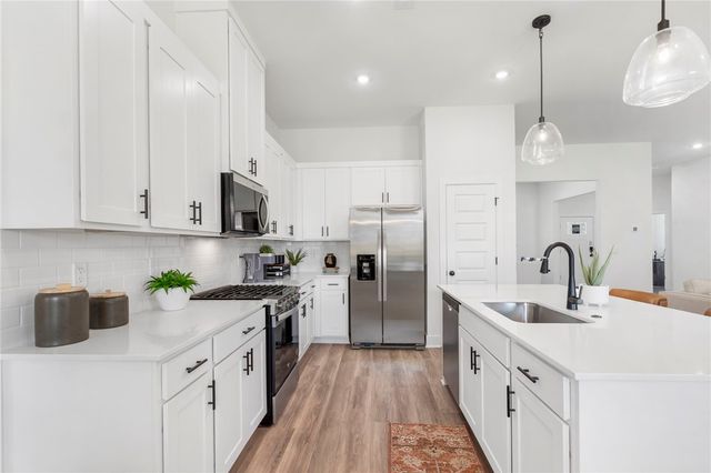 2823 N Grey Squirrel Drive, Fayetteville, AR 72704