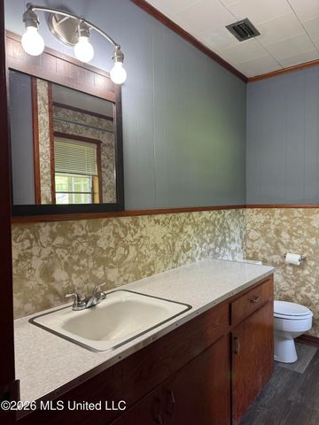 9724 Hwy 613, Moss Point, MS 39562
