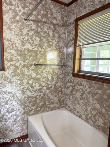 9724 Hwy 613, Moss Point, MS 39562
