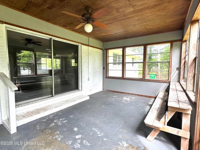 9724 Hwy 613, Moss Point, MS 39562