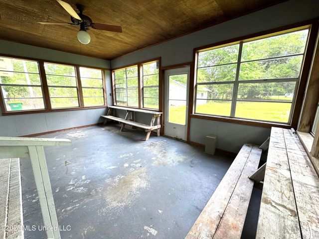 9724 Hwy 613, Moss Point, MS 39562