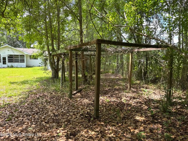 9724 Hwy 613, Moss Point, MS 39562