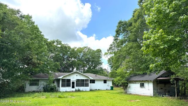 9724 Hwy 613, Moss Point, MS 39562