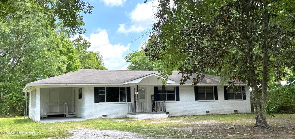 9724 Hwy 613, Moss Point, MS 39562