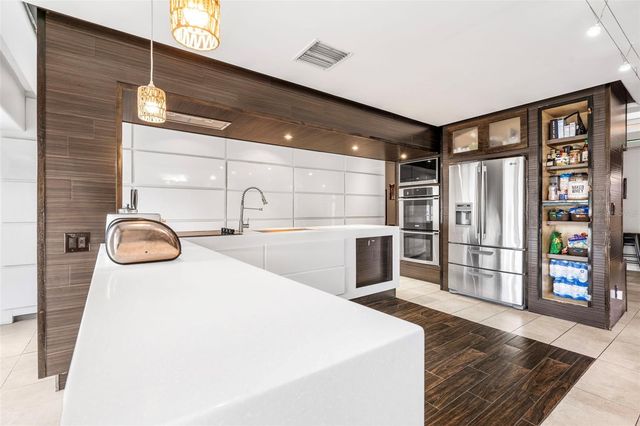 2406 MEADOWBROOK DRIVE, Lutz, FL 33558