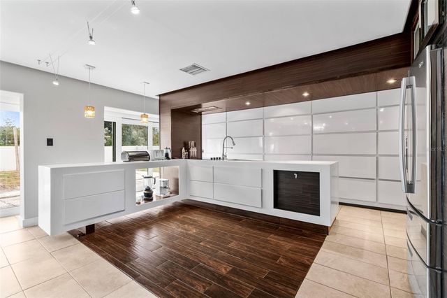 2406 MEADOWBROOK DRIVE, Lutz, FL 33558