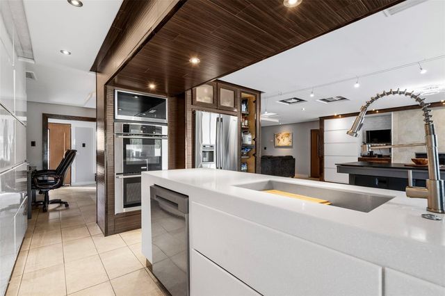 2406 MEADOWBROOK DRIVE, Lutz, FL 33558