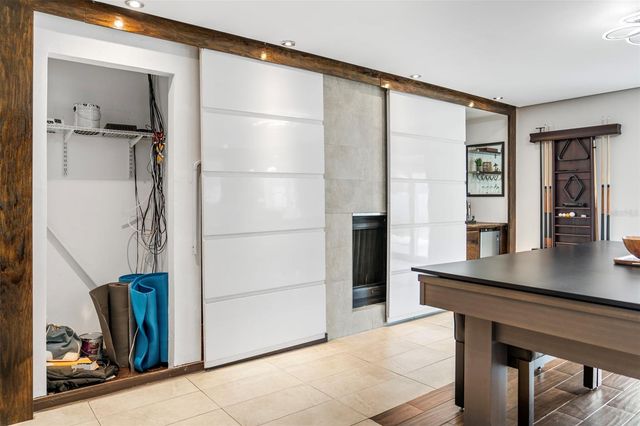 2406 MEADOWBROOK DRIVE, Lutz, FL 33558