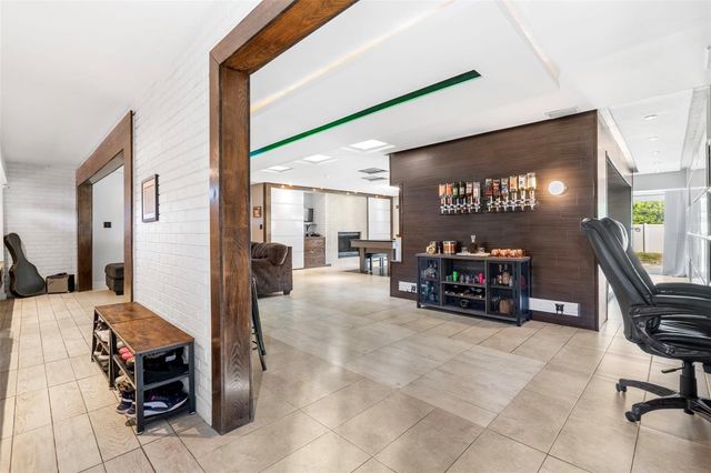 2406 MEADOWBROOK DRIVE, Lutz, FL 33558