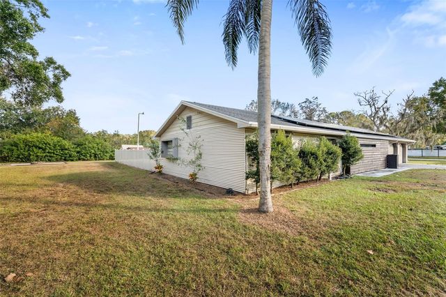 2406 MEADOWBROOK DRIVE, Lutz, FL 33558