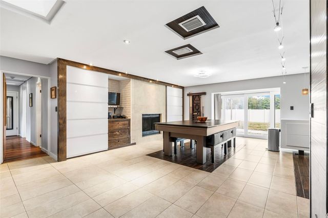 2406 MEADOWBROOK DRIVE, Lutz, FL 33558