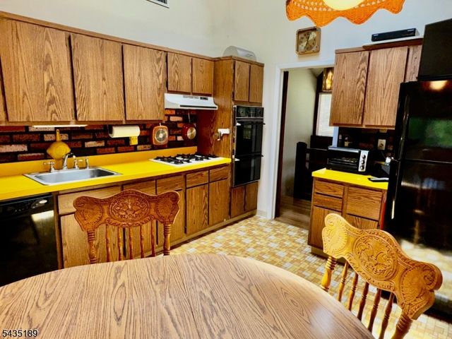 98 Gould Rd, West Milford Twp., NJ 07435