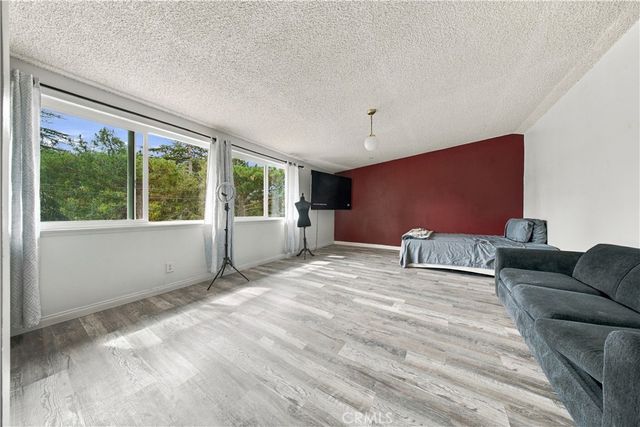 43818 Halcom, Lancaster, CA 93536