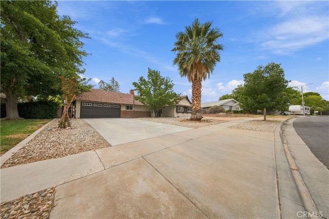 43818 Halcom, Lancaster, CA 93536