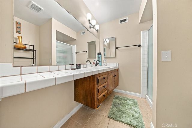 43818 Halcom, Lancaster, CA 93536