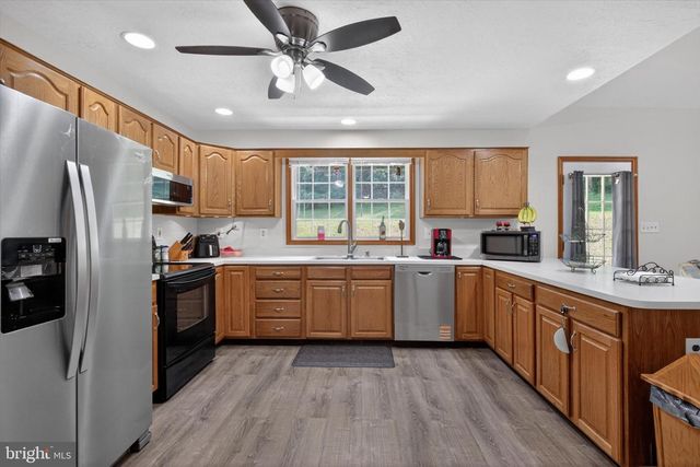 802 HOLLOW RD, Delta, PA 17314