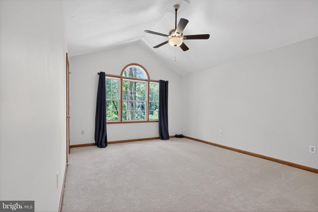 802 HOLLOW RD, Delta, PA 17314