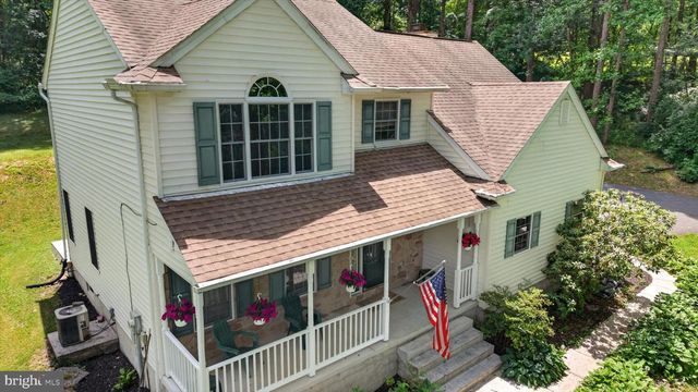 802 HOLLOW RD, Delta, PA 17314