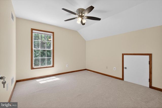 802 HOLLOW RD, Delta, PA 17314