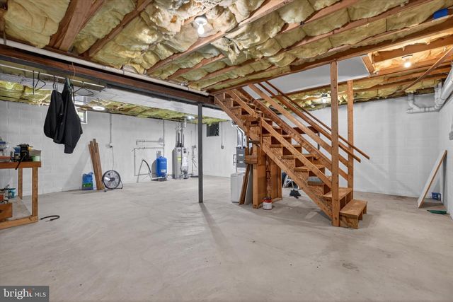 802 HOLLOW RD, Delta, PA 17314