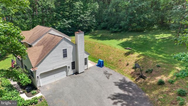 802 HOLLOW RD, Delta, PA 17314