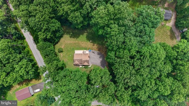 802 HOLLOW RD, Delta, PA 17314