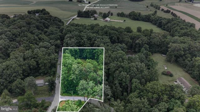 802 HOLLOW RD, Delta, PA 17314