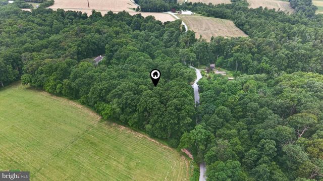 802 HOLLOW RD, Delta, PA 17314