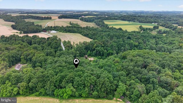 802 HOLLOW RD, Delta, PA 17314