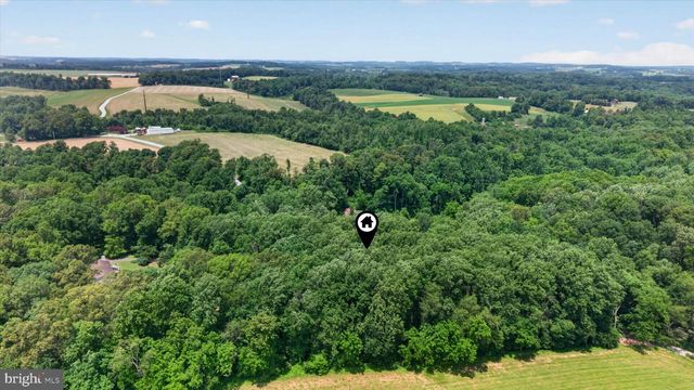 802 HOLLOW RD, Delta, PA 17314