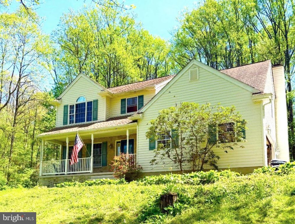 802 HOLLOW RD, Delta, PA 17314