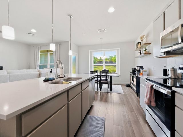 1516 Roseburg DR 70, Austin, TX 78754