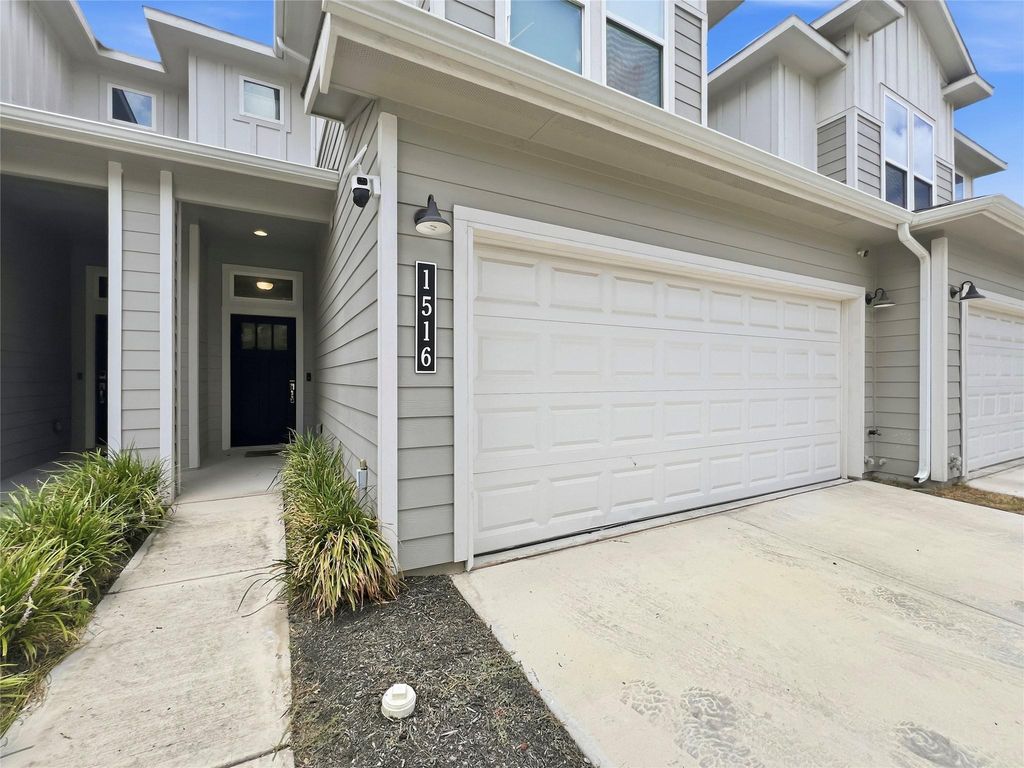 1516 Roseburg DR 70, Austin, TX 78754