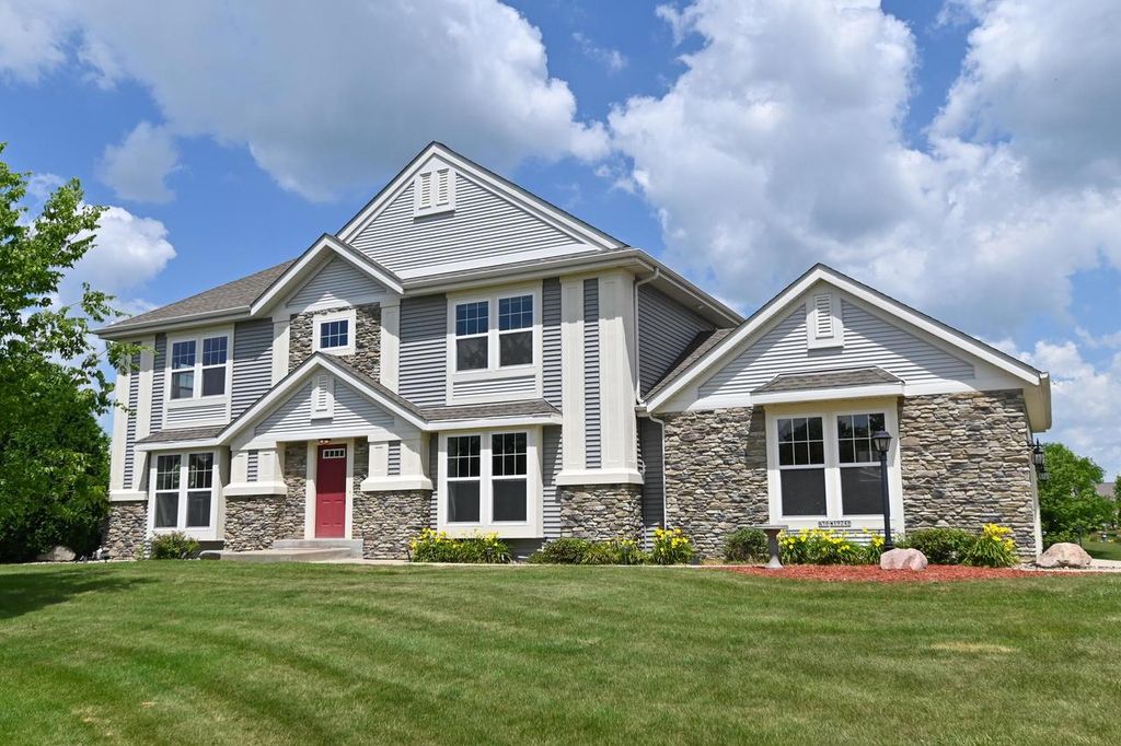 N56W19246 Spencers COURT, Menomonee Falls, WI 53051