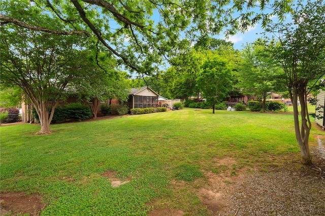 208 Hillandale Road, Liberty, SC 29657