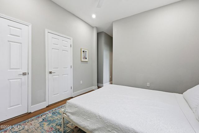325 E 1ST Street, Jacksonville, FL 32206
