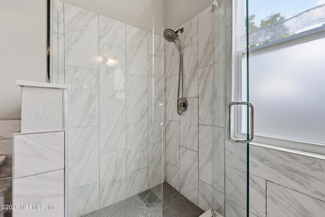 325 E 1ST Street, Jacksonville, FL 32206