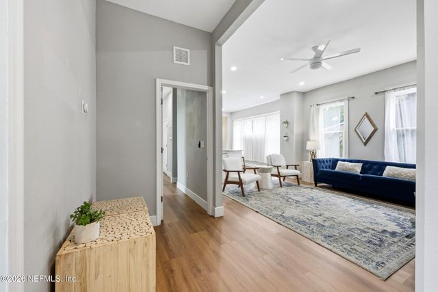 325 E 1ST Street, Jacksonville, FL 32206