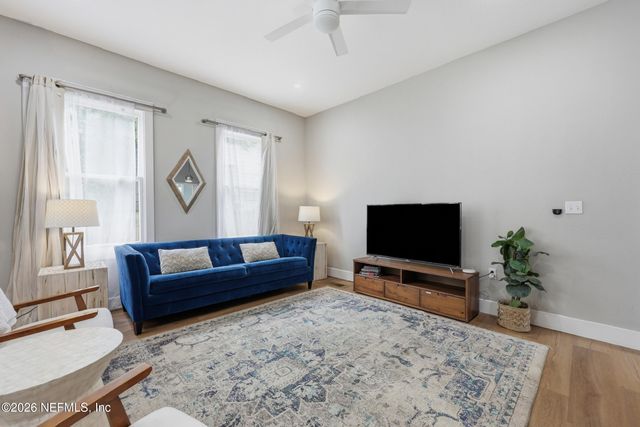 325 E 1ST Street, Jacksonville, FL 32206