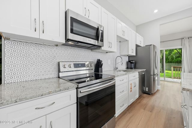 325 E 1ST Street, Jacksonville, FL 32206