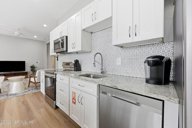 325 E 1ST Street, Jacksonville, FL 32206
