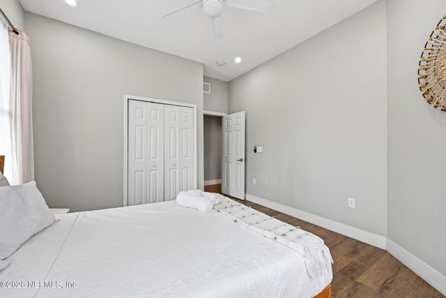 325 E 1ST Street, Jacksonville, FL 32206