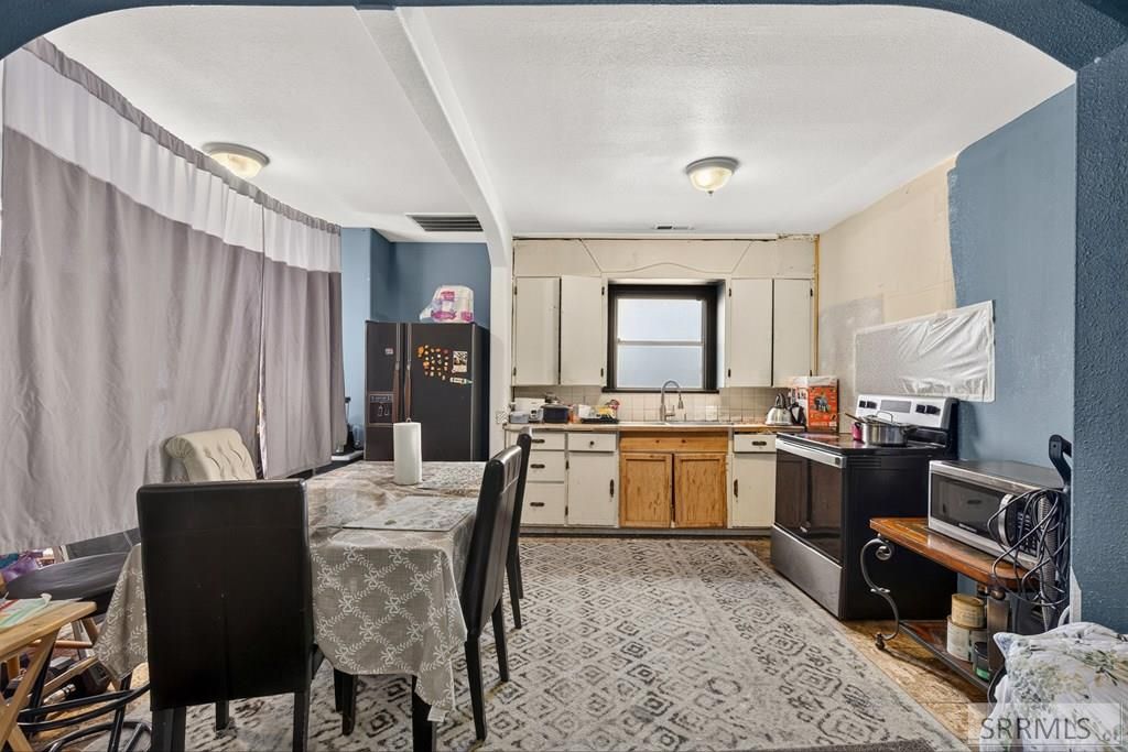 Image 9 of property listing at 503 Gladstone Street, Idaho Falls, ID 83401