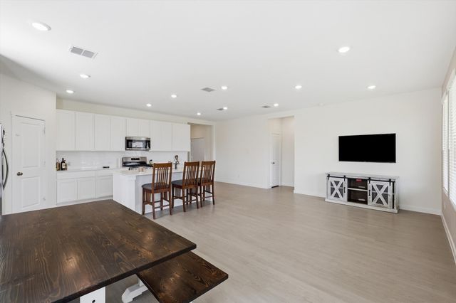 624 Mare Drive, Aubrey, TX 76227