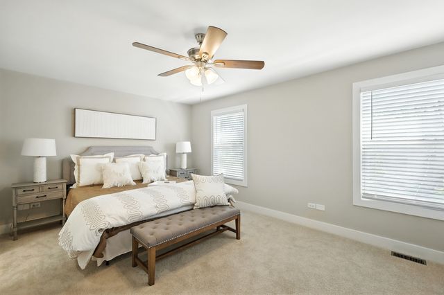 4055 S Ellis Avenue, Chicago, IL 60653