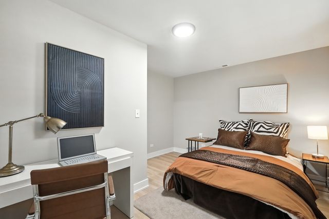 4055 S Ellis Avenue, Chicago, IL 60653